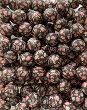 Load image into Gallery viewer, 15mm Christmas Paw Print Silicone Bead