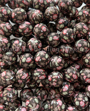 Load image into Gallery viewer, 15mm Christmas Paw Print Silicone Bead