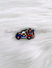Load image into Gallery viewer, 1 Pc 28mm - Fourth Of July Focal Beads - Firework Truck - Silicone Beads - Focal Beads