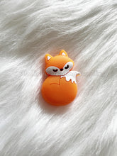 Load image into Gallery viewer, 1 Pc 24mm*31mm - Fox Beads - Silicone Beads - Focal Beads
