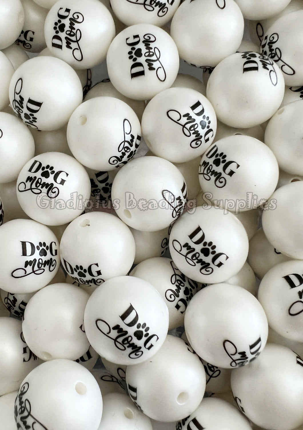 20mm Dog Mom Matte Print - White Acrylic Matter Beads - Bubblegum Beads - Chunky Beads