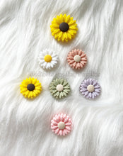 Load image into Gallery viewer, 22mm&amp;30mm Sunflower Silicone Beads - Focal Beads
