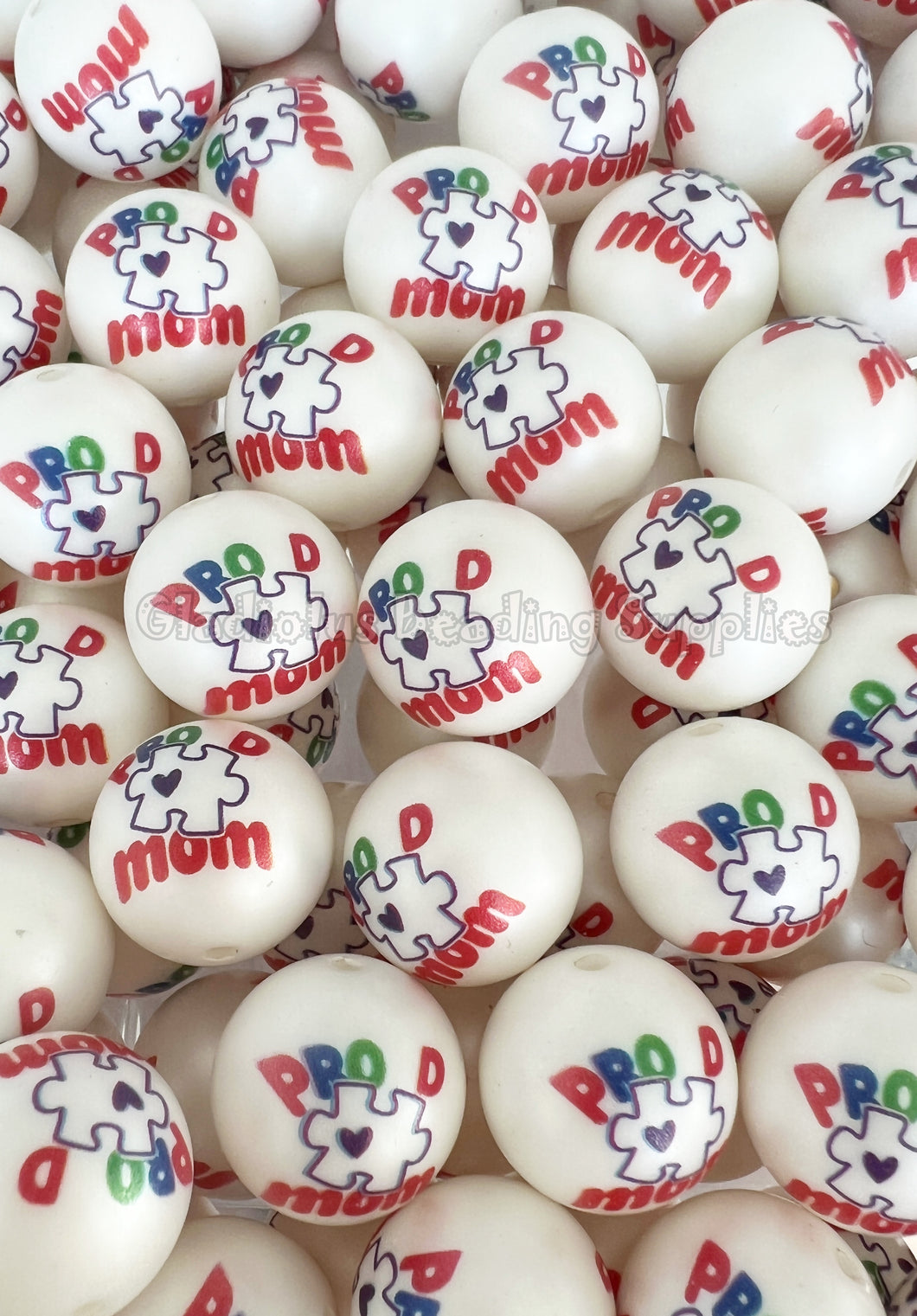 20mm Proud Mom Matte Print - White Acrylic Matter Beads - Bubblegum Beads - Chunky Beads